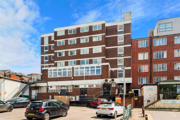 2 Bedroom Flat To Rent In Cavendish House, Eastgate Gardens, GU1