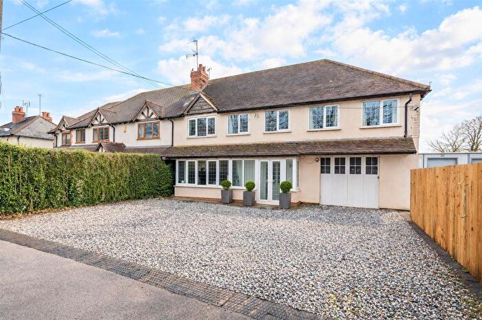 5 Bedroom Semi-detached House For Sale In Warwick Road, Knowle, B93