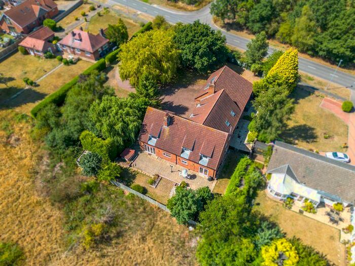 6 Bedroom Detached House For Sale In Newark Road, Laughterton, LN1