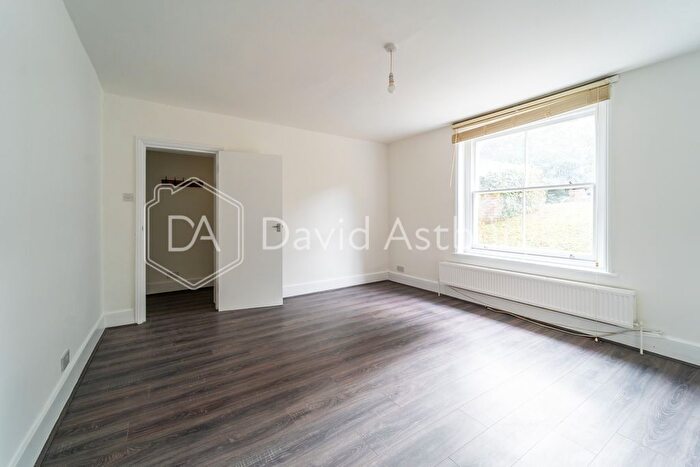 1 Bedroom Flat To Rent In Torrington Park, North Finchley, London, N12