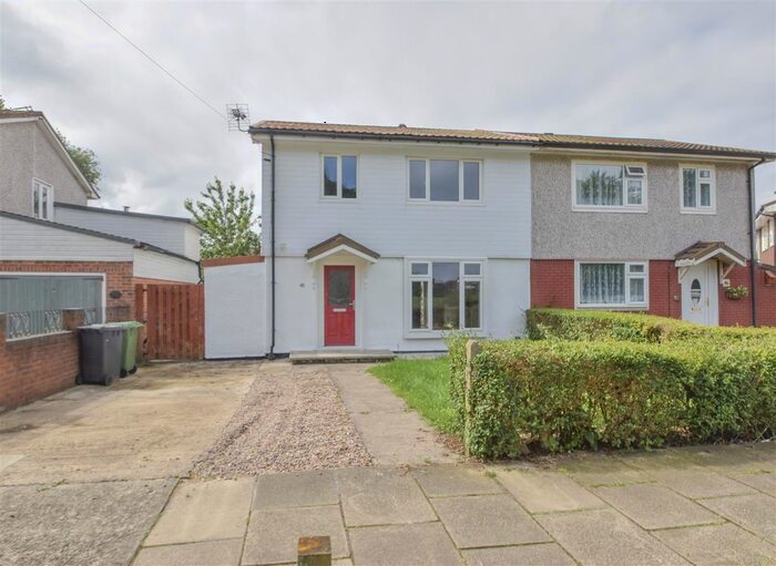 3 Bedroom Semi-Detached House To Rent In Ostman Road, Acomb, York, YO26