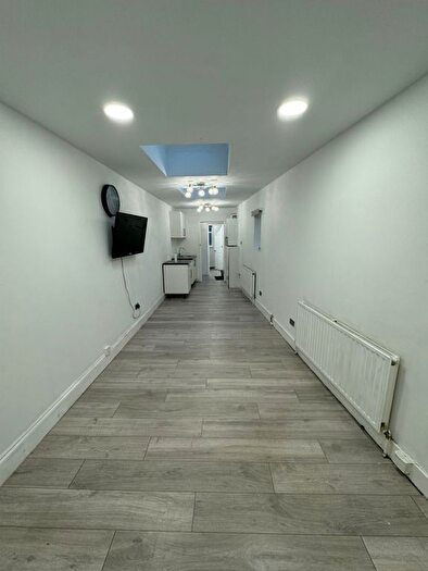 1 Bedroom Flat To Rent In Ilford Lane, Ilford, IG1