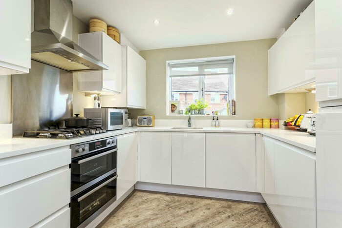 3 Bedroom Semi-Detached House To Rent In Rana Drive, GU52