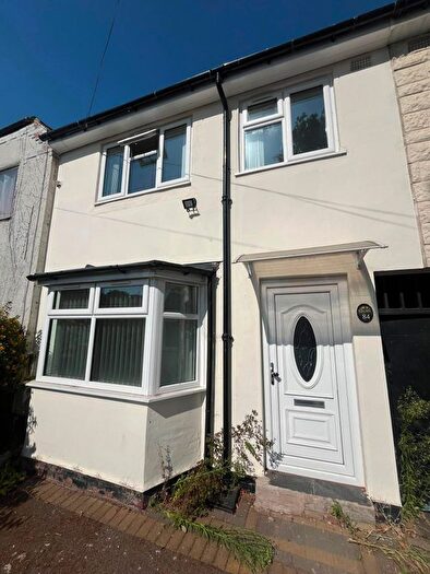 3 Bedroom Semi Detached House To Rent In Cateswell Road, Birmingham, B28