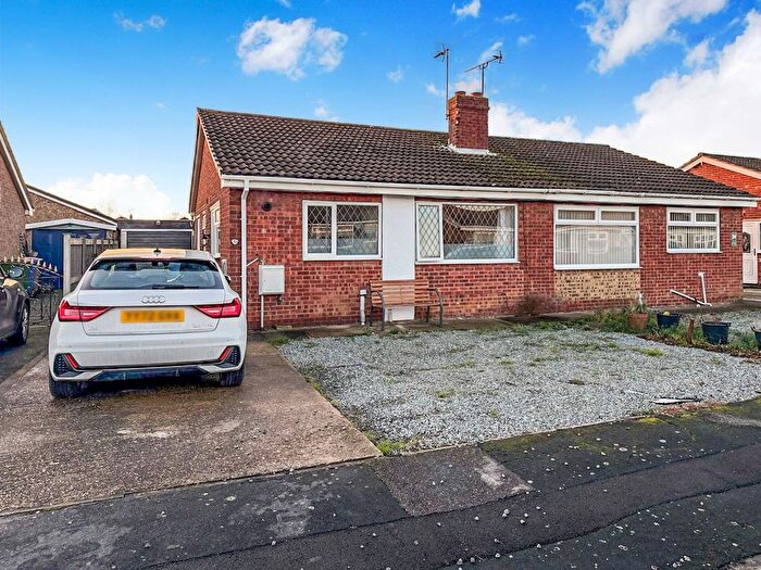 2 Bedroom Semi Detached Bungalow For Sale In Bellasize Park, Gilberdyke, HU15