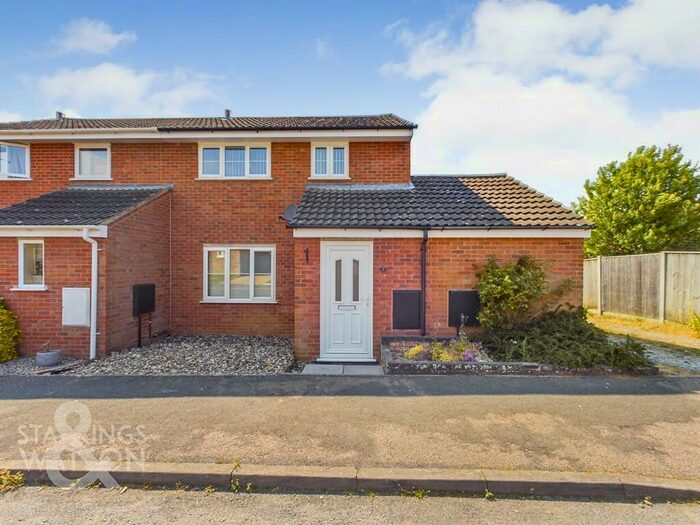 3 Bedroom Semi-Detached House To Rent In Yesmere, Mulbarton, Norwich, NR14