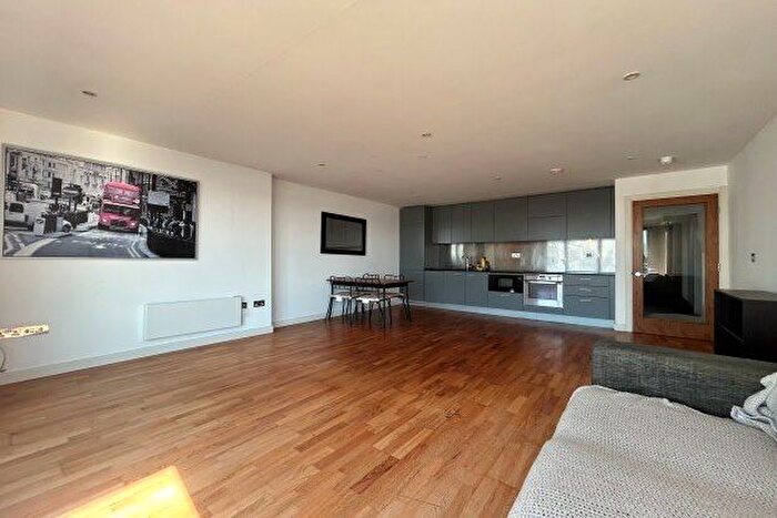 2 Bedroom Flat To Rent In Princes Dock, Liverpool, L3