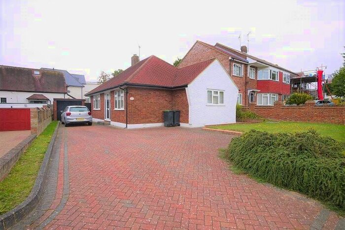 2 Bedroom Bungalow To Rent In Mayflower Way, Ongar, CM5