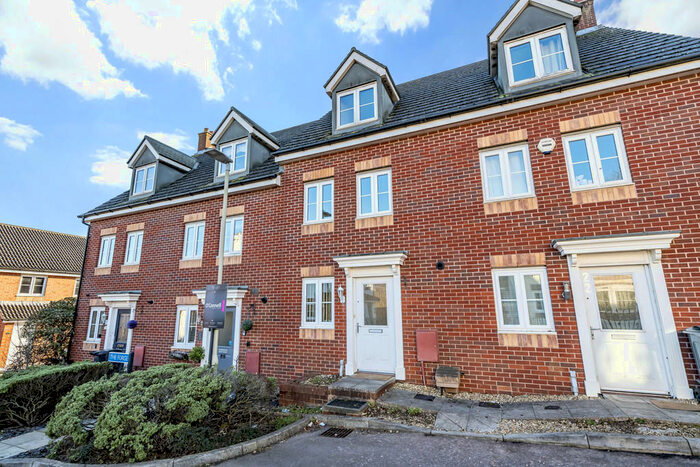 3 Bedroom Terraced House To Rent In Hempsted, Gloucester, GL2