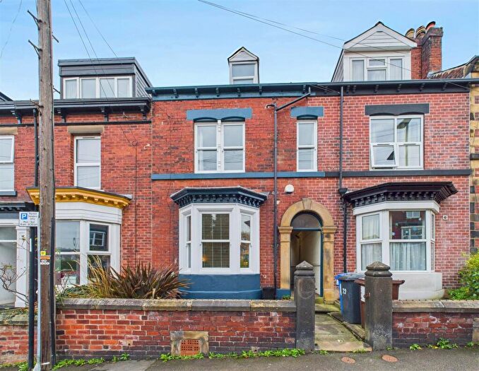 4 Bedroom Terraced House For Sale In Cowlishaw Road, Sharrowvale, Sheffield, S11