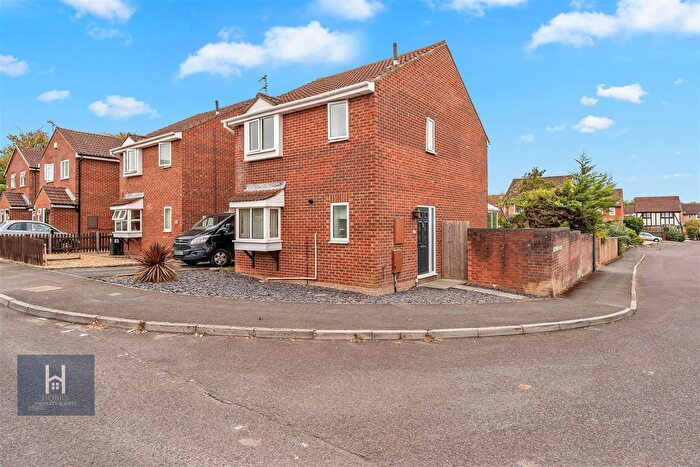 3 Bedroom Detached House For Sale In Longs Drive, Yate, BS37