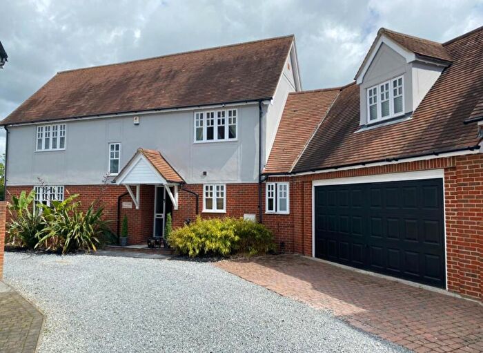 5 Bedroom Link Detached House For Sale In The Tythings, Howe Green, Chelmsford, CM2