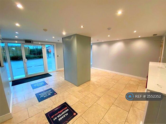 2 Bedroom Flat To Rent In City View, Salford, M7