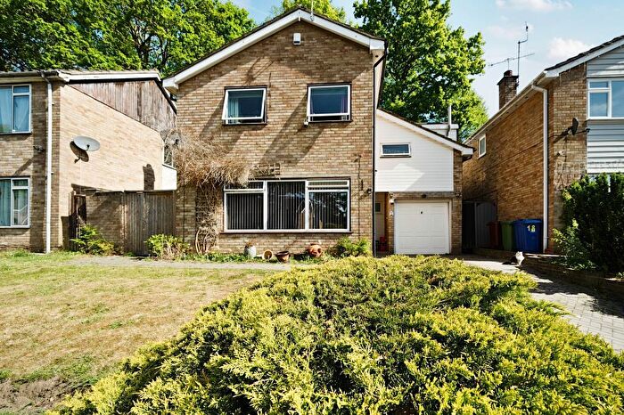 4 Bedroom Detached House For Sale In Sandhurst, Berkshire, GU47