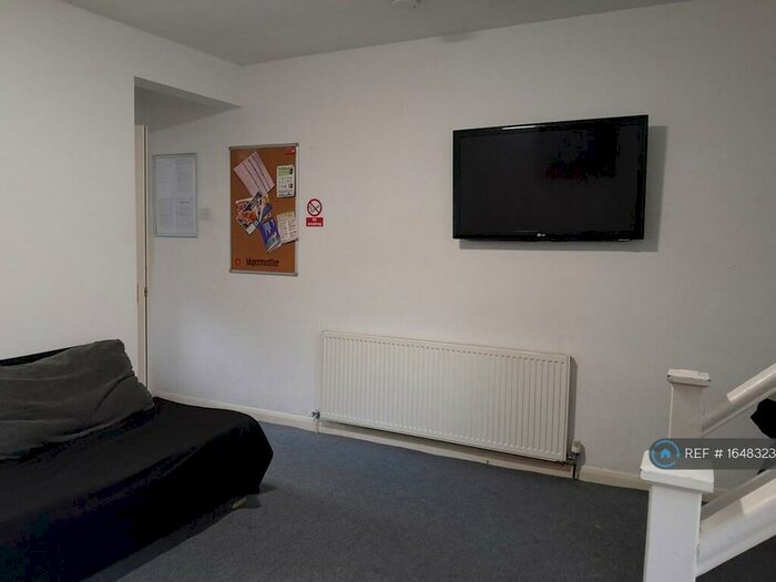 5 Bedroom Terraced House To Rent In Swainstone Road, Reading, RG2