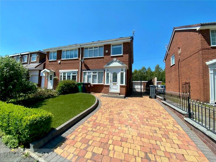 3 Bedroom Semi-Detached House To Rent In The Fairway, New Moston, Manchester, M40