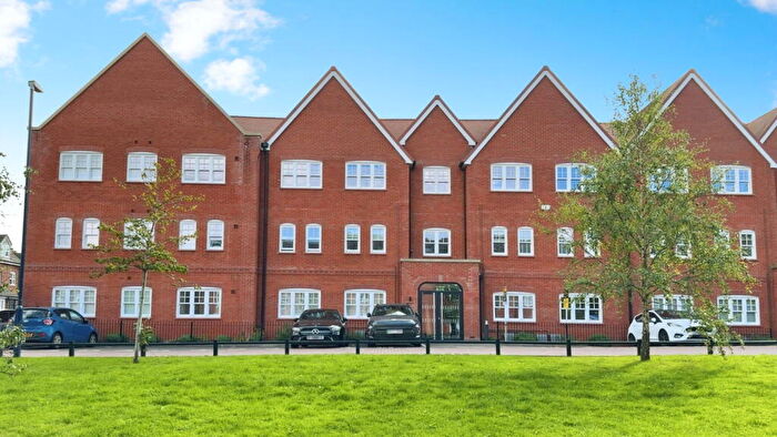 2 Bedroom Flat For Sale In Macniece Close, Selly Oak, Birmingham, B29