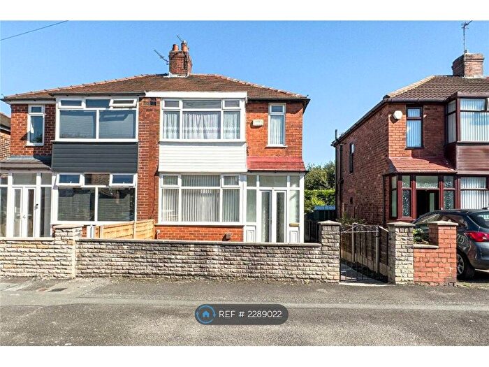 3 Bedroom Semi-Detached House To Rent In Welbeck Avenue, Manchester, OL9