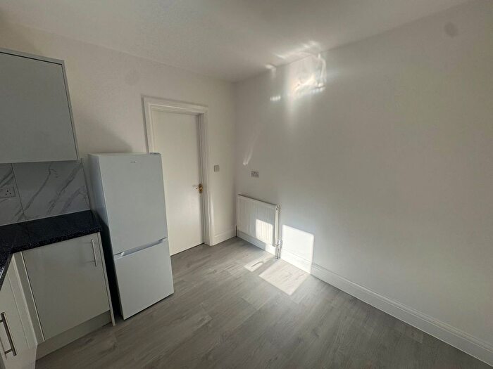 1 Bedroom Flat To Rent In Northwood Road, Thornton Heath, Surrey, CR7