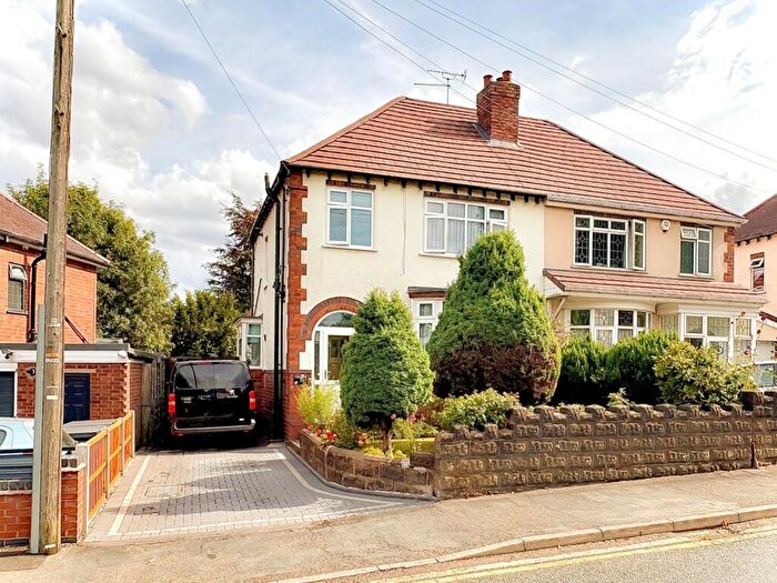 3 Bedroom Semi Detached House For Sale In The Parade, Dudley, DY1