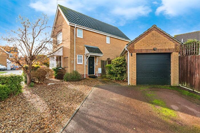 3 Bedroom Detached House For Sale In Willow Close, Worlingham, Beccles, Suffolk, NR34