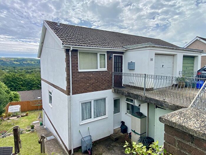 4 Bedroom Semi-Detached House For Sale In Bwllfa Road, Ynystawe, Swansea, City And County Of Swansea., SA6