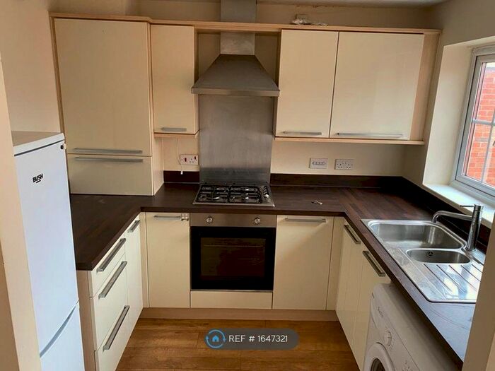 2 Bedroom Flat To Rent In Reed Close, Bolton, BL4