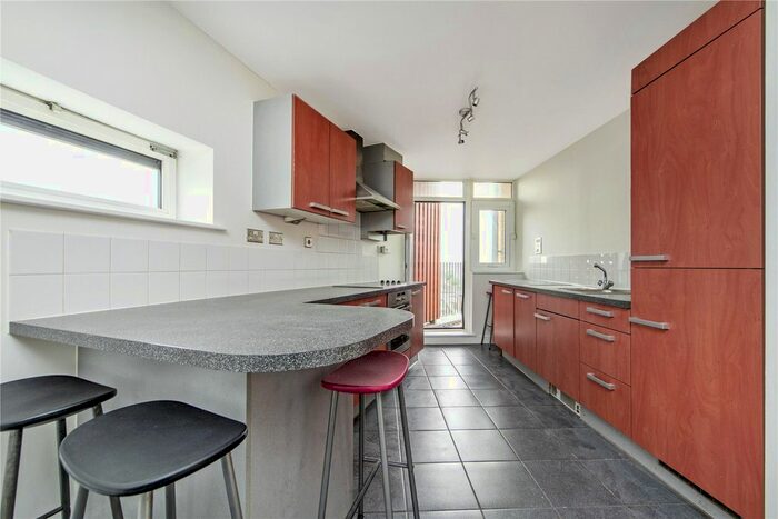 2 Bedroom Flat To Rent In Vanguard House, Martello Street, E8