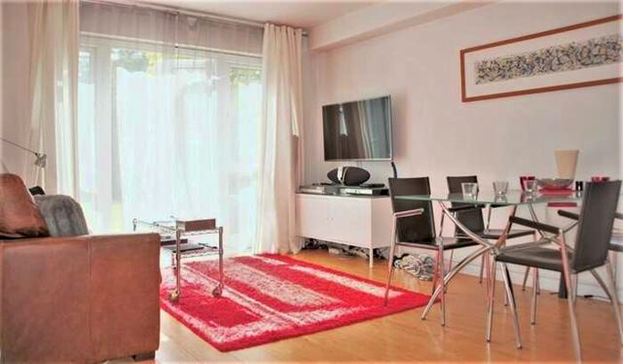 1 Bedroom Ground Flat To Rent In Lynne Court, Cambridge Road, Raynes Park, London, SW20