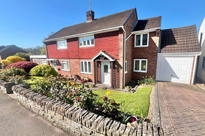 3 Bedroom Semi Detached House For Sale In Rowhill Avenue, Aldershot, Hampshire, GU11