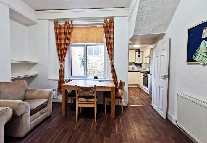 3 Bedroom Terraced House To Rent In Oxford Street, Swansea, SA1