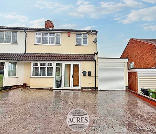 3 Bedroom Semi-Detached House For Sale In Cherrywood Road, Streetly, B74