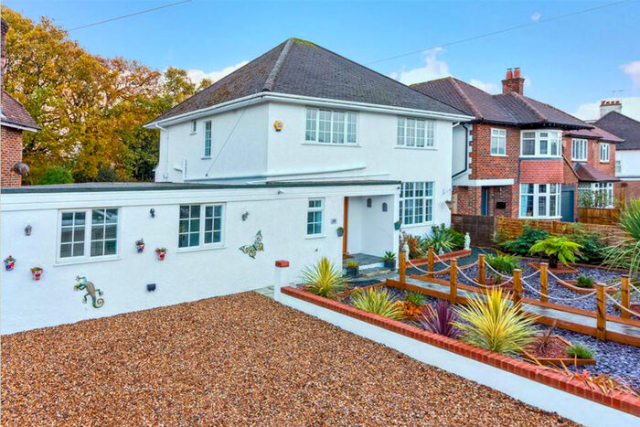 5 Bedroom Detached House To Rent In Offington Drive, Worthing, BN14