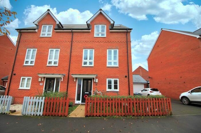 3 Bedroom Semi-Detached House To Rent In Kingsman Drive, Boorley Park, SO32