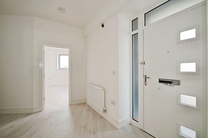 3 Bedroom Detached House For Sale In Burges Road, East Ham, London, E6