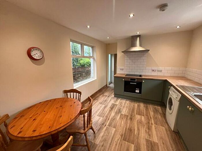 1 Bedroom Apartment To Rent In Clive Road, Cardiff, CF5