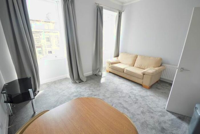2 Bedroom Flat To Rent In Leith Walk, Edinburgh EH6