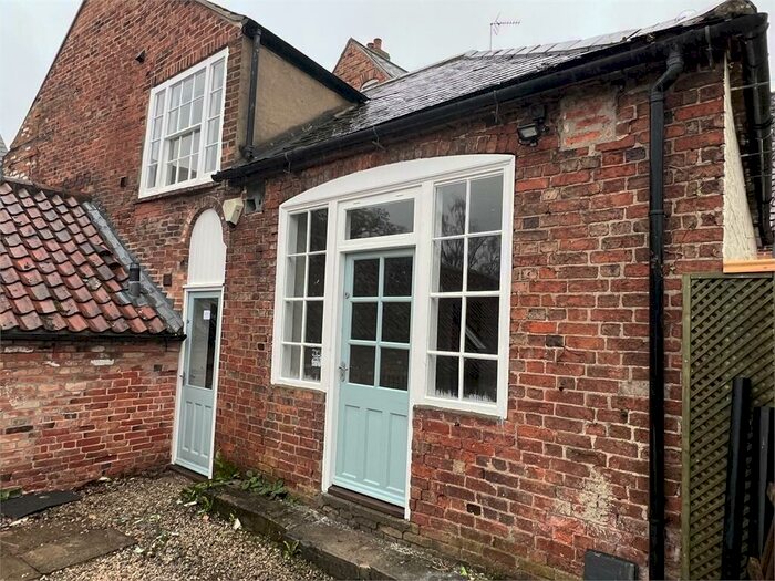 2 Bedroom Maisonette To Rent In - Castlegate, Newark, Nottinghamshire., NG24