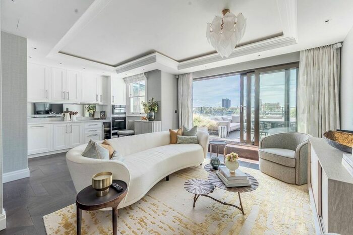 2 Bedroom Flat To Rent In Prince Of Wales Terrace, High Street Kensington, London, W8