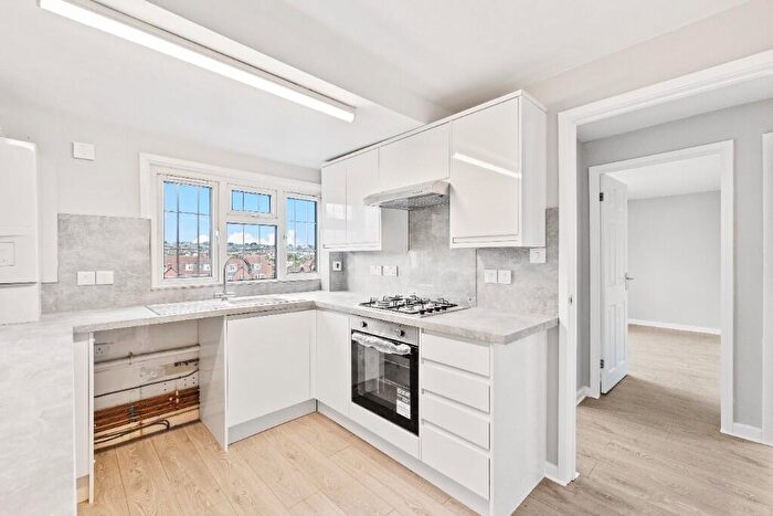 1 Bedroom Flat To Rent In King George Vi Mansions, Court Farm Road, Hove, East Sussex, BN3