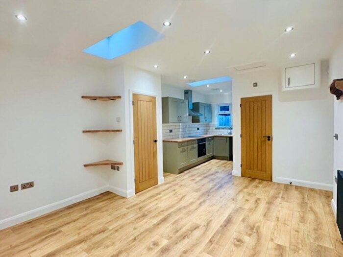 2 Bedroom Bungalow To Rent In Park End Road, Gloucester, GL1