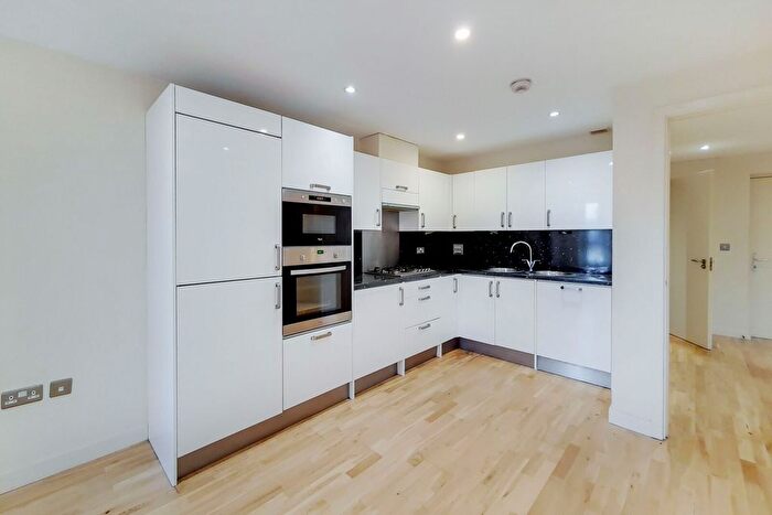 1 Bedroom Flat To Rent In Attenborough Court, Bushey, Watford, WD19