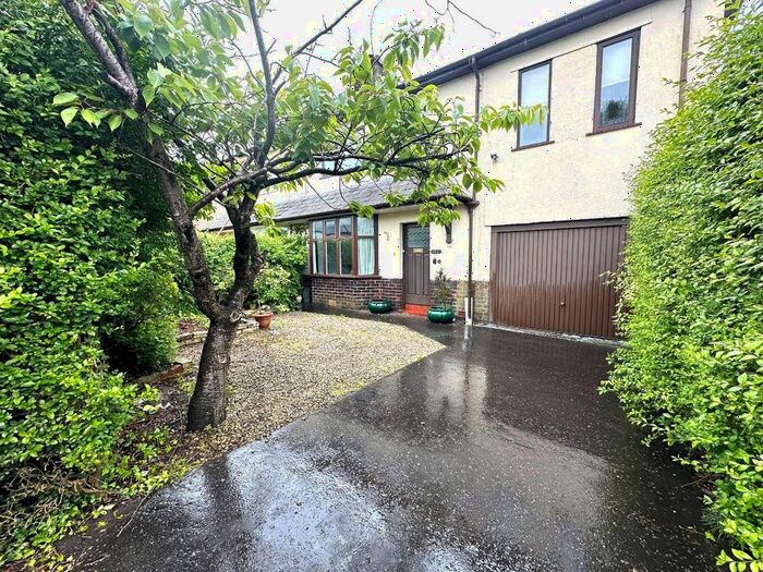 4 Bedroom Semi-detached House To Rent In Whinney Lane, Blackburn, BB2