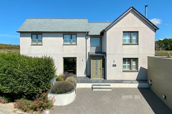 2 Bedroom Detached House For Sale In Penrose, Nr Padstow, PL27