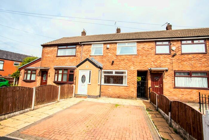 3 Bedroom Terraced House To Rent In Disley Street, Rochdale, KY4