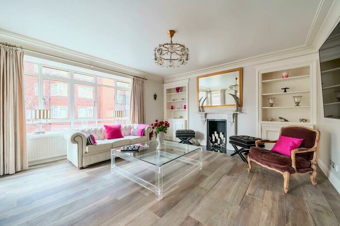 3 Bedroom Apartment To Rent In Viceroy Court, St. Johns Wood, NW8