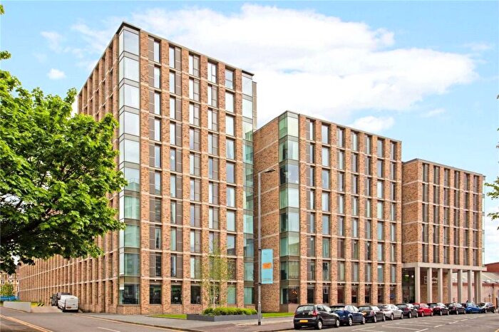 1 Bedroom Flat To Rent In Burlington Square, Boundary Lane, Manchester, M15