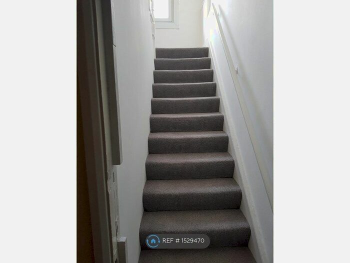 2 Bedroom Flat To Rent In Green Lanes, London, N4