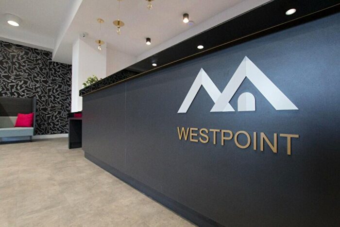 1 Bedroom Apartment To Rent In Chester Road, Manchester, Greater Manchester, M16