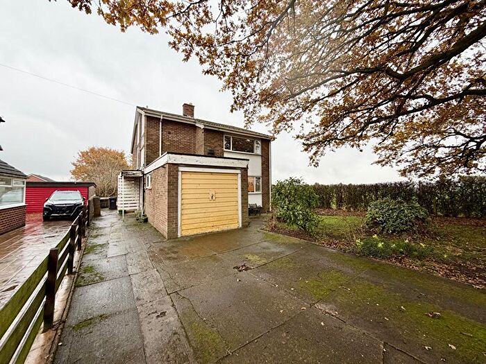 4 Bedroom Detached House For Sale In Green Lane, Kippax, Leeds, LS25